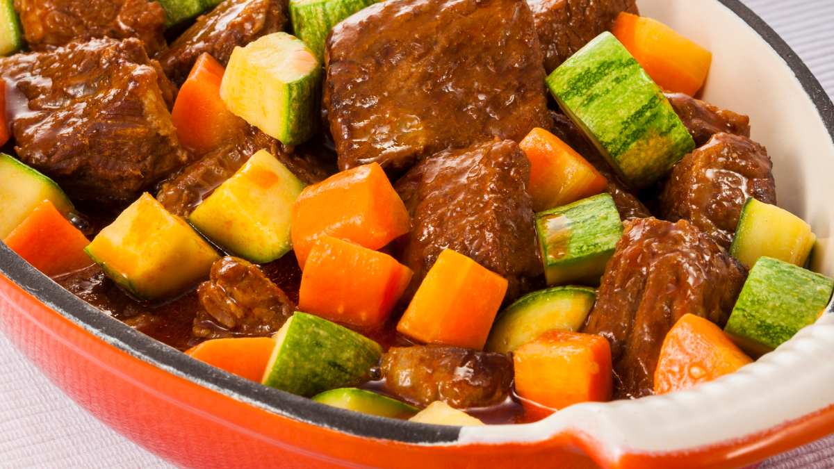 14 receitas com carne de panela para fazer no almoço ou jantar