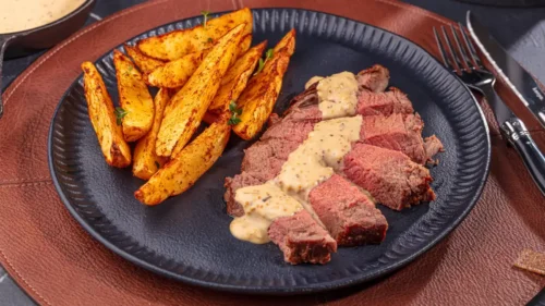 Entrecote com Molho de Mostarda e Fritas Temperadas