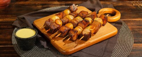 Espetinho de Panceta com Queijo