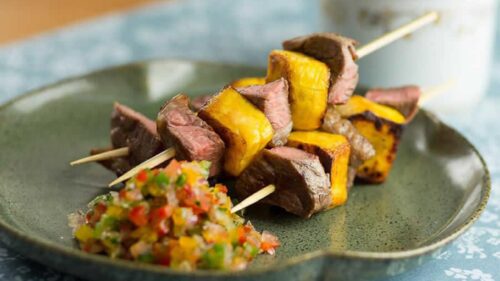 Espetinho de Carne com Banana da Terra