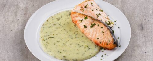 Salmão Grelhado com Creme de Espinafre