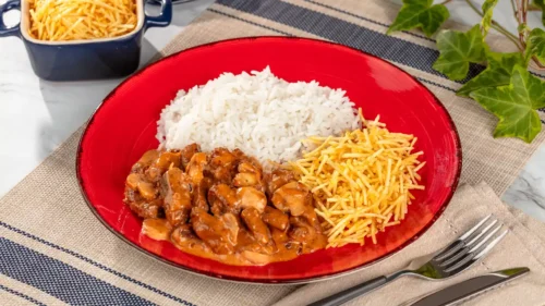Estrogonofe de carne com champignon