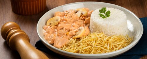 Como fazer estrogonofe de frango simples: 4 passos para acertar na receita