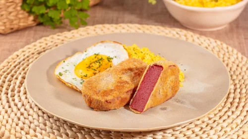 Fiambre Empanado com Cuscuz e Ovo