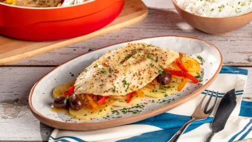 Filé de merluza à portuguesa