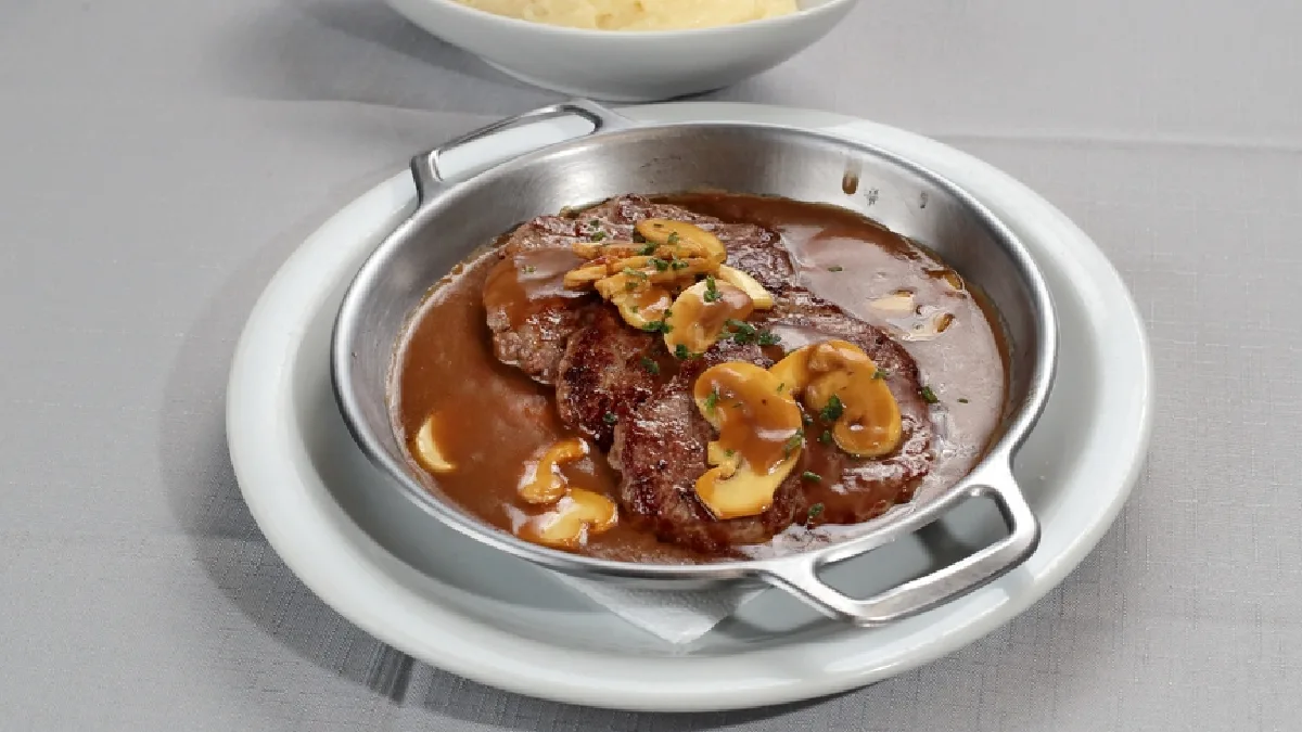 Filé Mignon ao Molho de Cogumelos