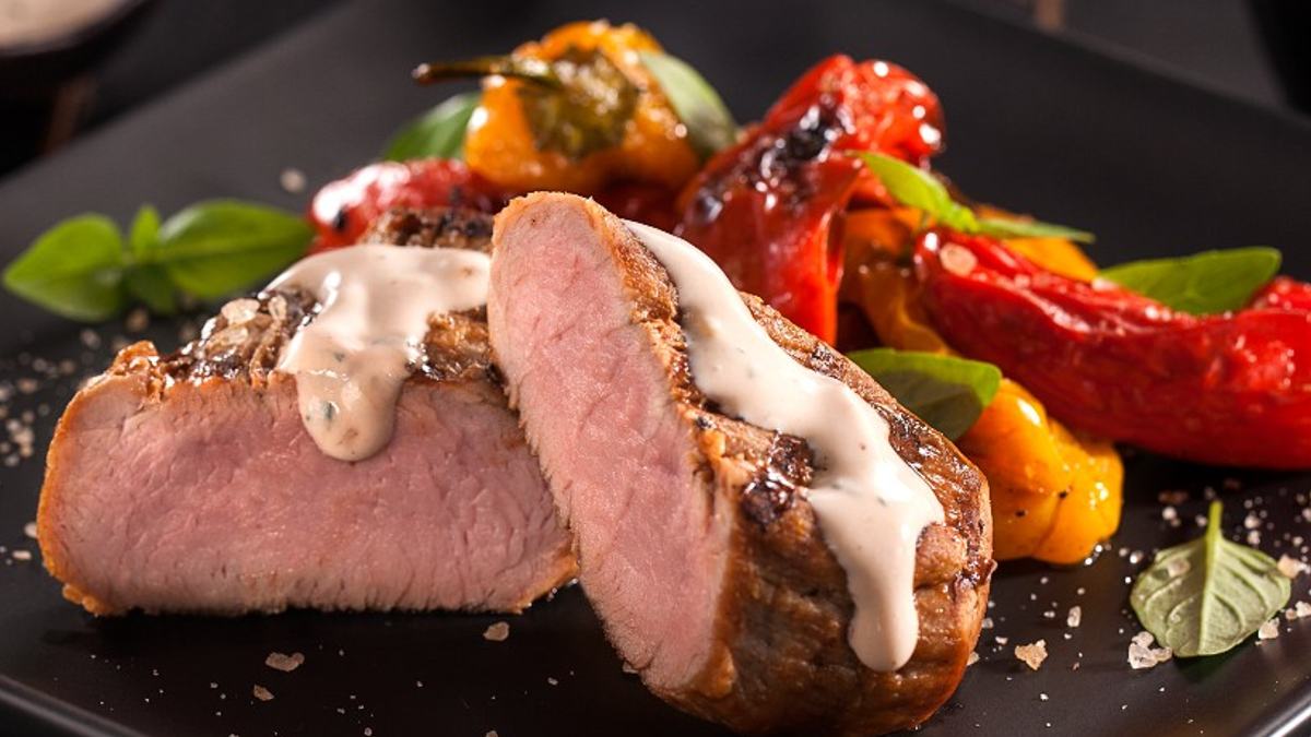 Filé mignon suíno: 5 pratos chiques para preparar um jantar especial
