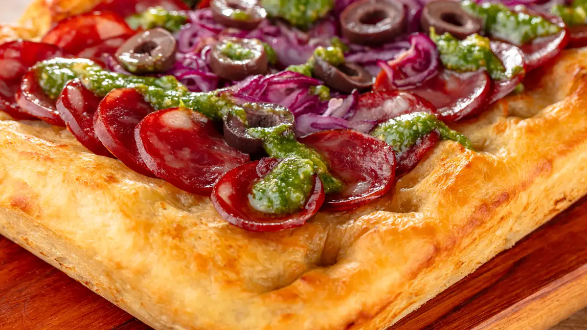 Focaccia de calabresa