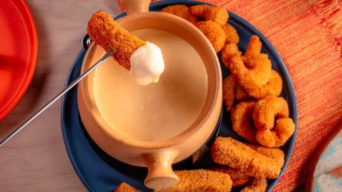 Como fazer queijo para fondue: precisa de vinho ou creme de leite?
