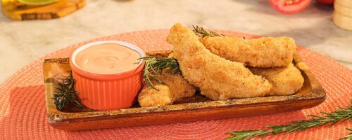 Frango à Milanesa com Molho Rose