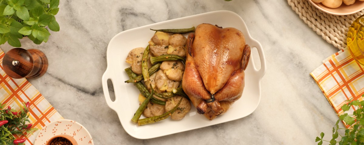 Frango de Padaria Assado e Batatas ao Murro com Quiabo