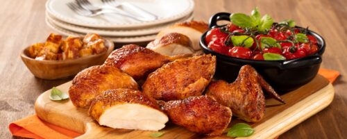 Frango de Padaria na Cerveja Seara com Tomatinhos Confitados e Cubos de Queijo Coalho