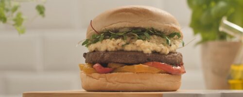 Hambúrguer Assado com Molho de Queijo