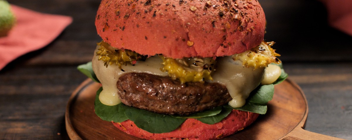 Hambúrguer Angus com Queijo Canastra