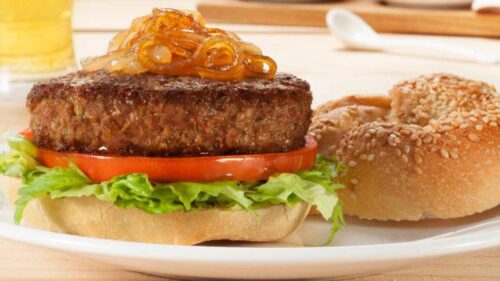 Hambúrguer de Cupim com Cebola Caramelizada