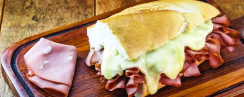 Sanduíche de Mortadela com Banana da Terra Grelhada e Queijo Coalho