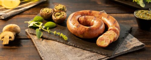 Linguiça Cuiabana com Cogumelo e Pesto de Tomilho