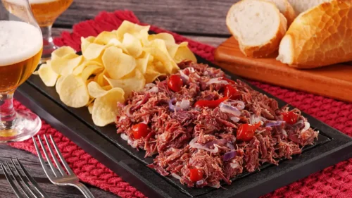 Receitas com carne seca: 10 pratos típicos e saborosos