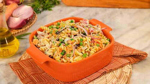 Já ouviu falar em macarronese? Veja como fazer a salada de macarrão do churrasco!