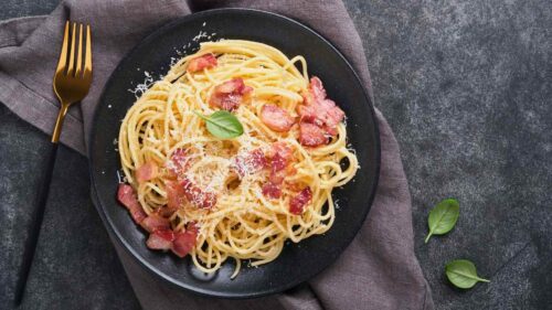 Macarrão Alho e Óleo com Panceta Suína