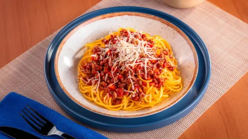 4 formas de inovar no clássico macarrão com carne moída 