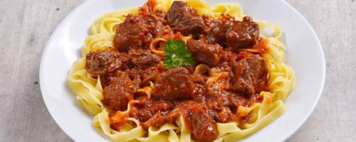 Massa ao Molho de Músculos e Tomates