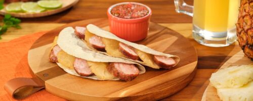 Tacos com Linguiça Apimentada e Abacaxi Grelhado