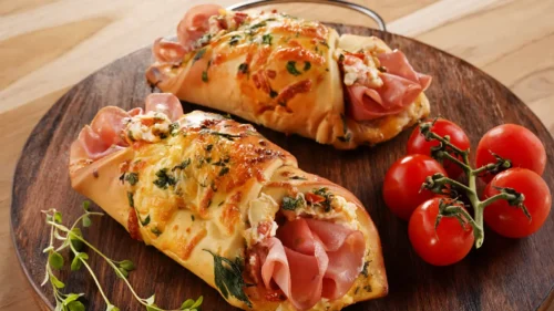 Mini Pizza Enrolada de Mortadela