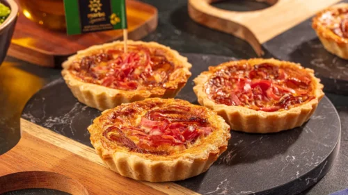 Mini Quiche de Mortadela com Azeitona