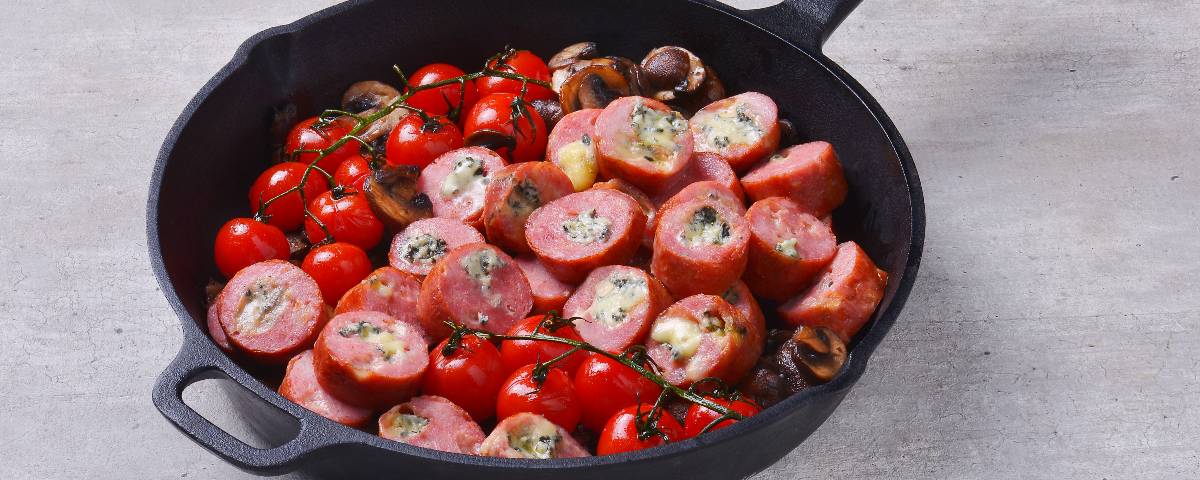 Linguiça de Pernil com Queijo Gorgonzola com Tomatinhos e Cogumelos