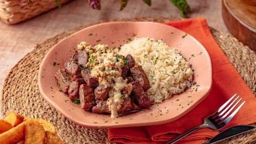 Picadinho de carne ao molho mostarda