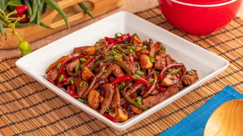 Esse picadinho de carne oriental super fácil de fazer para variar um jantar simples  