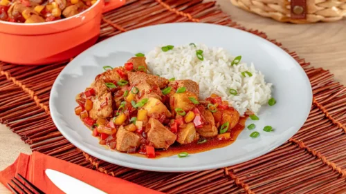 Picadinho de filé mignon suíno com abacaxi