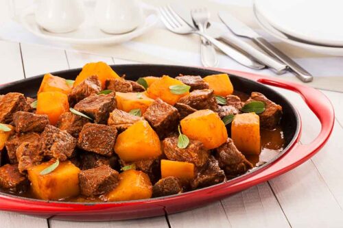 Como fazer um picadinho de carne saboroso