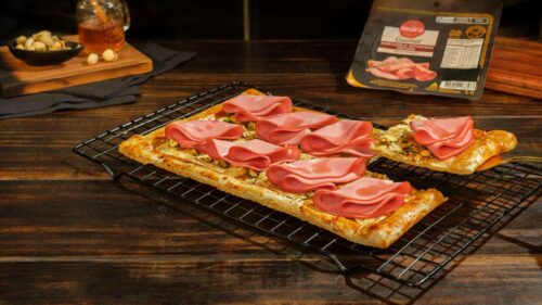 Pizza Folhada de Mortadela e Pistache