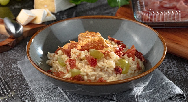 risoto de queijo brie, uvas e presunto de parma