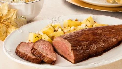 Rosbife de Filé Mignon com Arroz com Champagne e Batatas Douradas