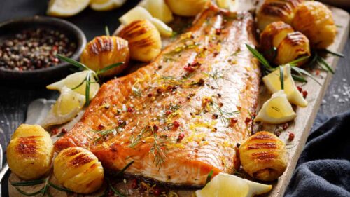 Como fazer salmão grelhado: 6 dicas para não errar no preparo