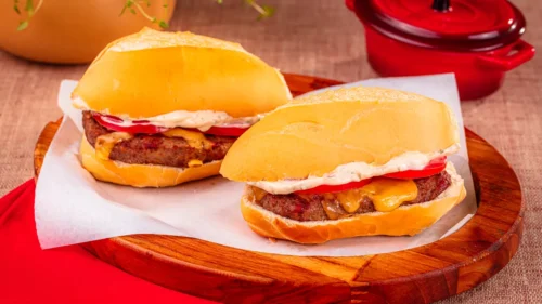 Sanduíche de Beef Burger com Queijo
