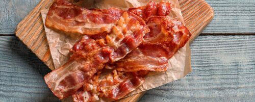 Como fazer bacon crocante: 5 formas de preparo para incrementar receitas