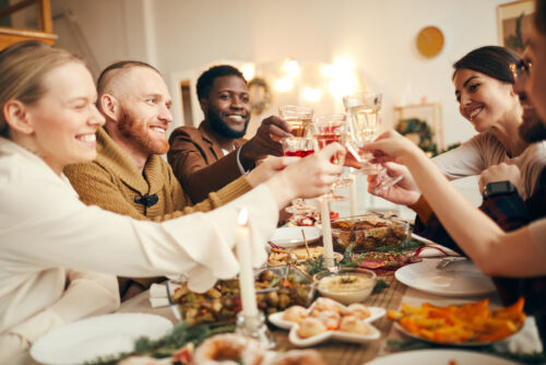 6 dicas de como organizar um happy hour em casa