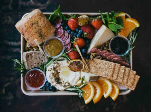 Tábua de frios com frutas: como escolher as melhores combinações para o verão