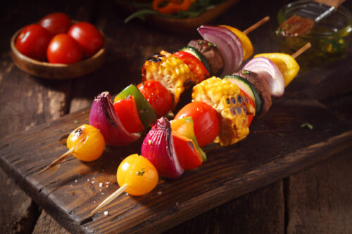 Espetinho vegano: 4 ideias de combinações de alimentos para experimentar