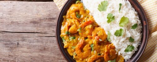 Camarão ao Molho Curry com Arroz de Coco