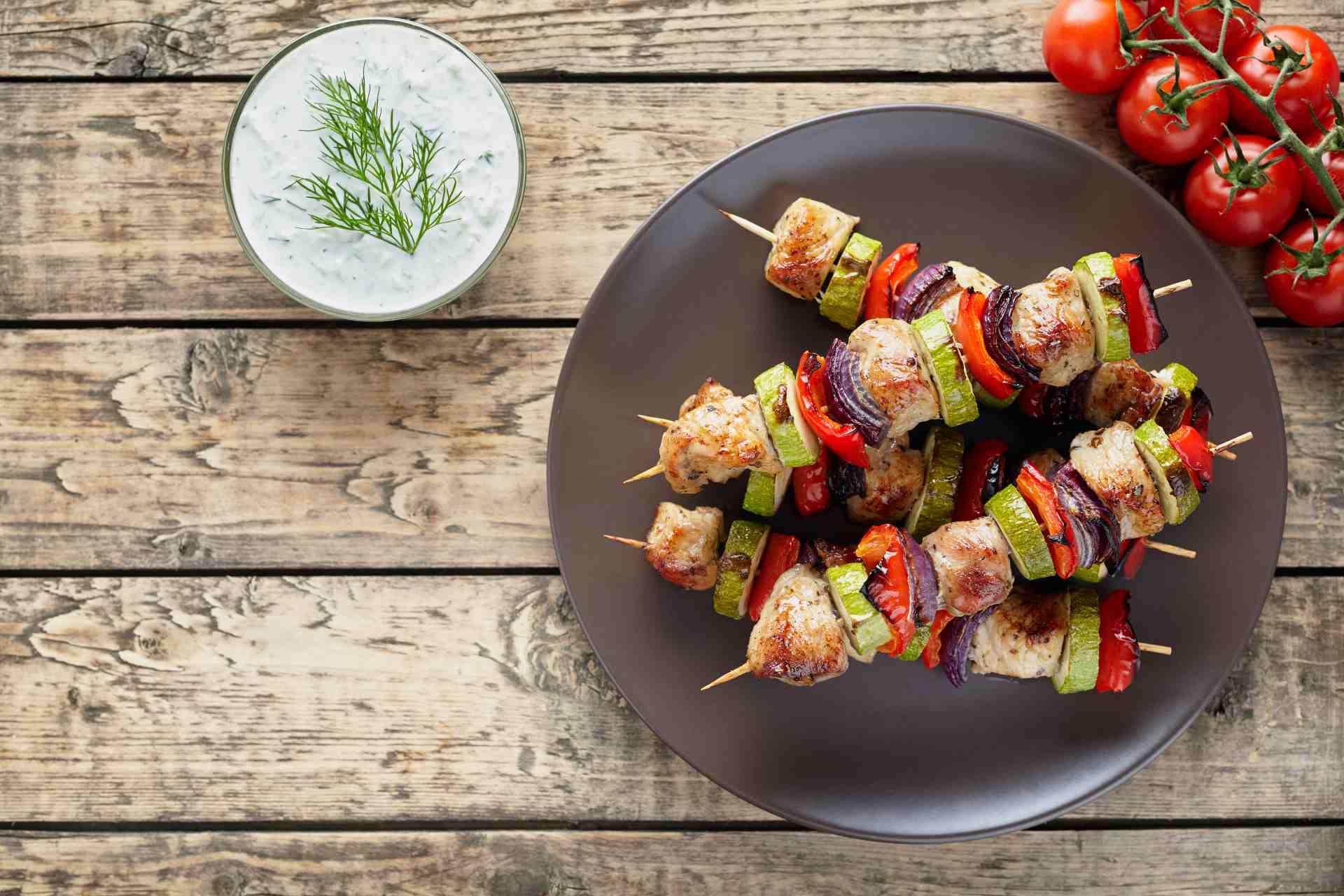 O que fazer com peito de frango? 5 receitas práticas que ficam prontas em até 45 minutos