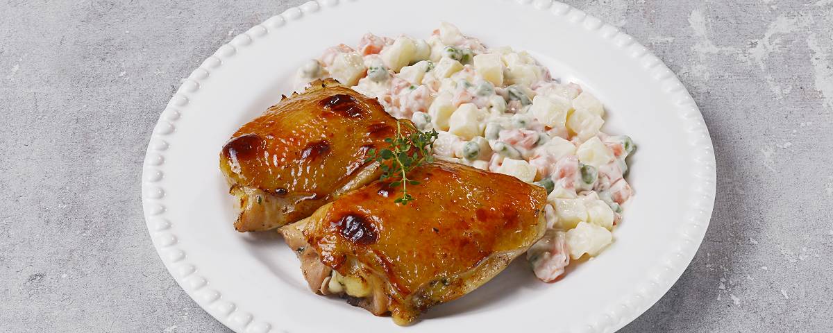 Sobrecoxas com Salada de Maionese