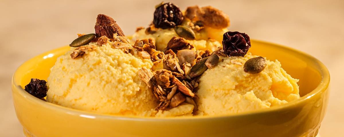 Sorvete Caseiro com Granola