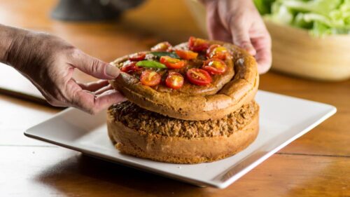 6 receitas de torta de carne para incluir no cardápio 