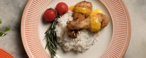 Coxas de Frango no Forno com Molho de Açafrão