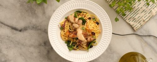 Coxa e Sobrecoxa de Frango com Macarrão e Tahine